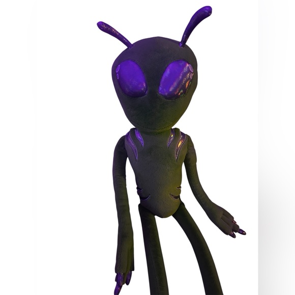 Dolls Kill alien plush - Picture 3 of 3